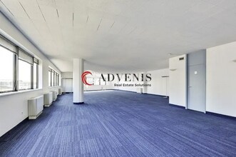 4 Place De Londres, Tremblay-en-France for lease Interior Photo- Image 1 of 1