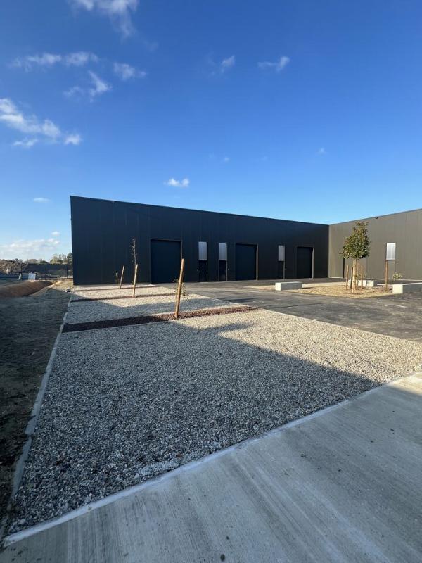 Industrial in Deyme for lease Building Photo- Image 1 of 6