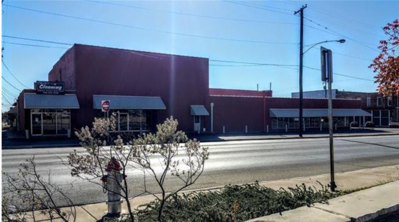 201 SE 1st Ave, Mineral Wells, TX for sale Building Photo- Image 1 of 1