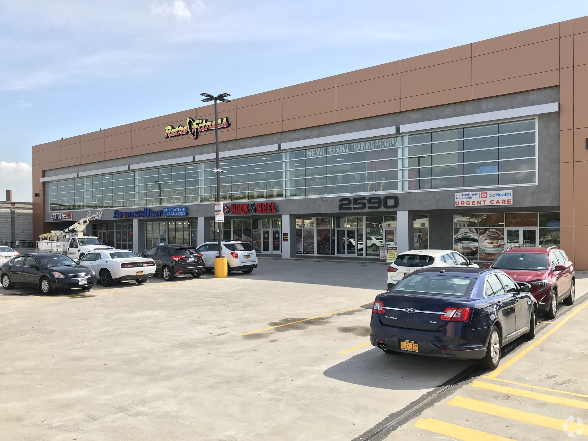 2590 Hylan Blvd, Staten Island, NY for lease Primary Photo- Image 1 of 20