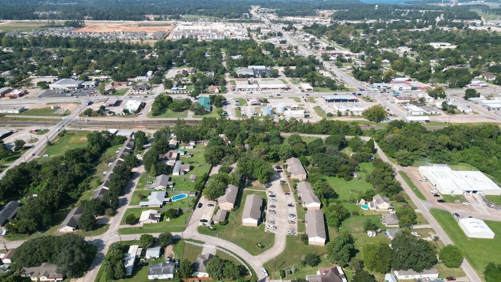 203 E Watson St, Willis, TX for sale - Building Photo - Image 2 of 5