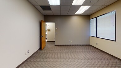 4545 E Chandler Blvd, Phoenix, AZ for lease Interior Photo- Image 2 of 4