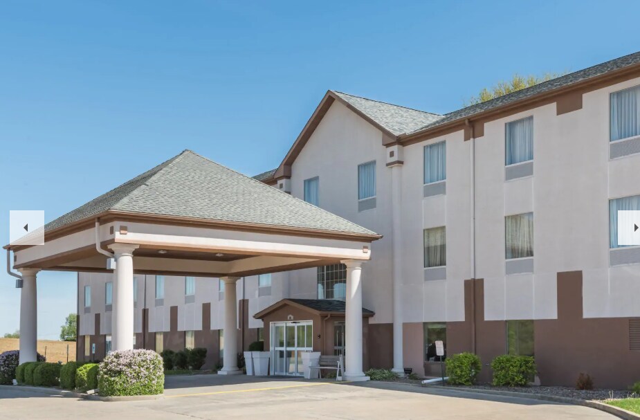 20 Central Blvd, Highland, IL 62249 Hospitality for Sale