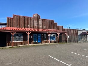 1195 Newmark Ave, Coos Bay, OR for lease Building Photo- Image 2 of 5