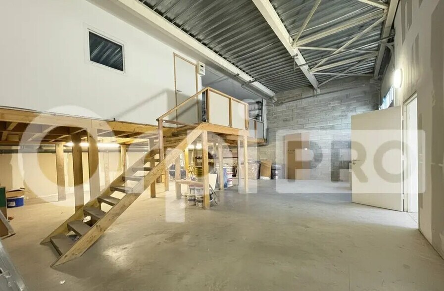 Flex in Neuilly-sur-Marne for sale - Interior Photo - Image 1 of 5