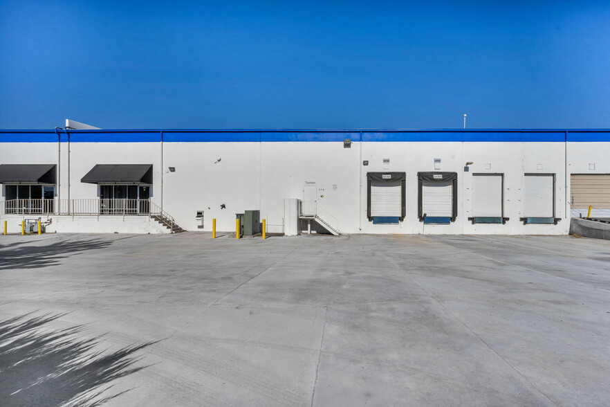 575-585 Reactor Way, Reno, NV for lease - Building Photo - Image 1 of 113