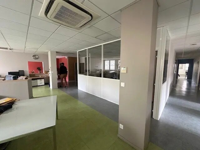 Office in Saint-Étienne for lease - Building Photo - Image 3 of 6
