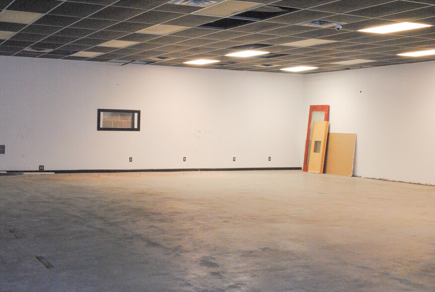 610-614 N 89th St, Belleville, IL for lease - Interior Photo - Image 3 of 4