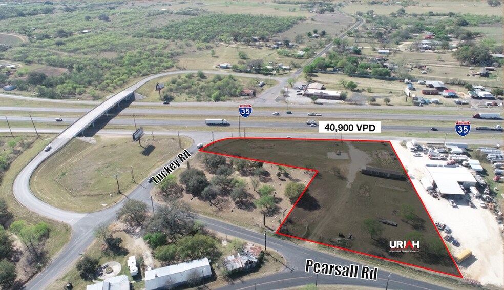 2.55 acres on I-35 S, Atascosa, TX for sale - Primary Photo - Image 1 of 1