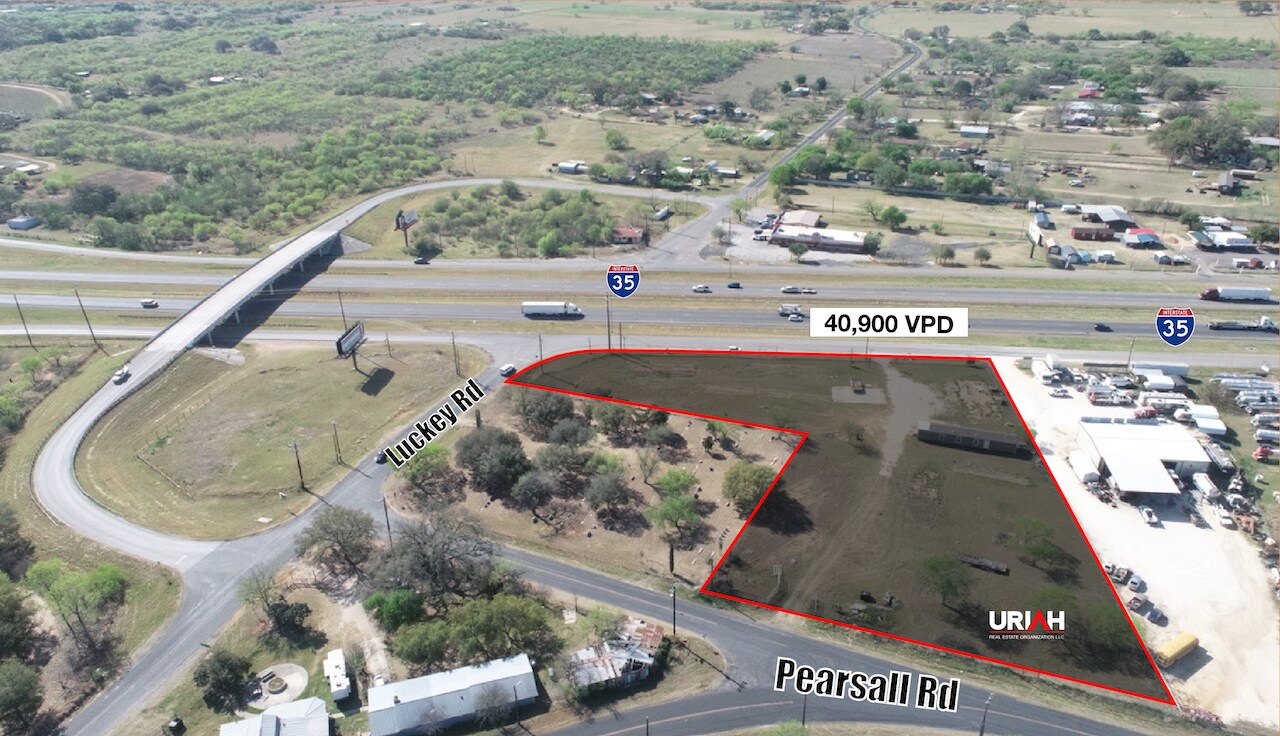 2.55 acres on I-35 S, Atascosa, TX for sale Primary Photo- Image 1 of 1