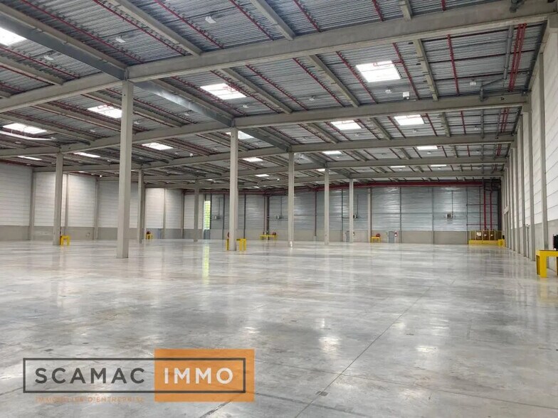 Industrial in Lisses for lease - Interior Photo - Image 3 of 7