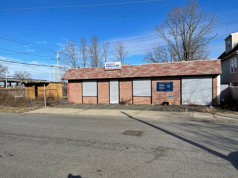 204 Walnut St, Bridgeport, CT for sale - Building Photo - Image 1 of 1