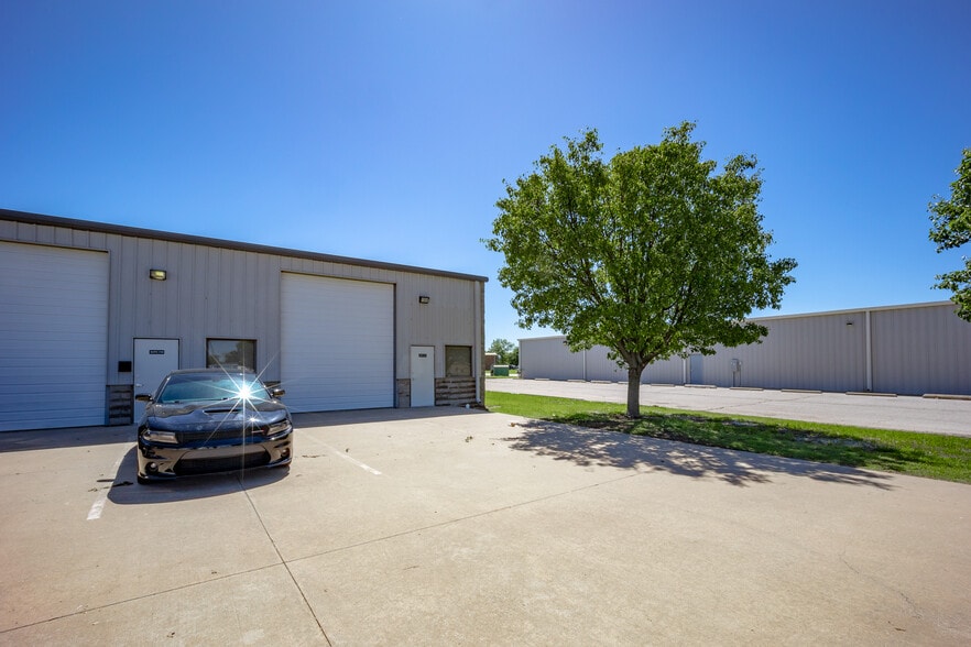 2709 Bart Conner Ct, Norman, OK for lease - Building Photo - Image 1 of 12