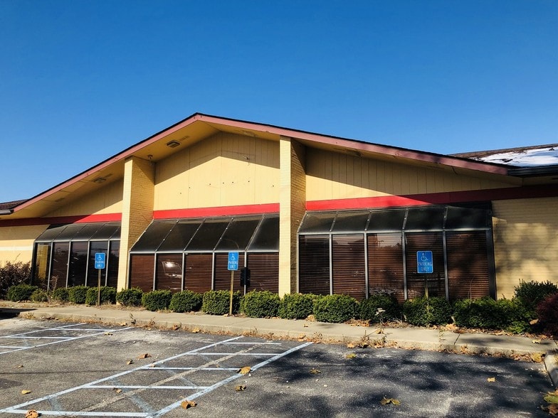 3300 W Jonathan Moore Pike, Columbus, IN for sale - Building Photo - Image 1 of 1