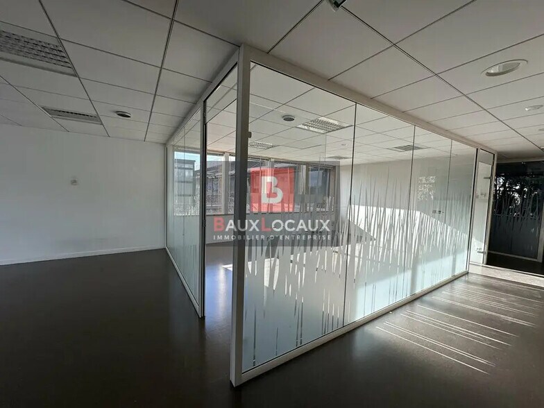 Office in Avignon for lease - Interior Photo - Image 2 of 8