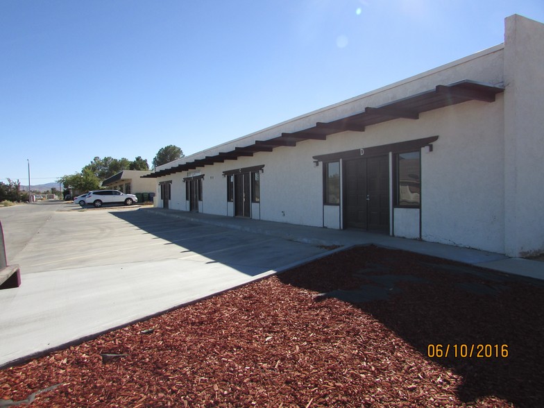 913 Alene Ave, Ridgecrest, CA for lease - Building Photo - Image 2 of 24