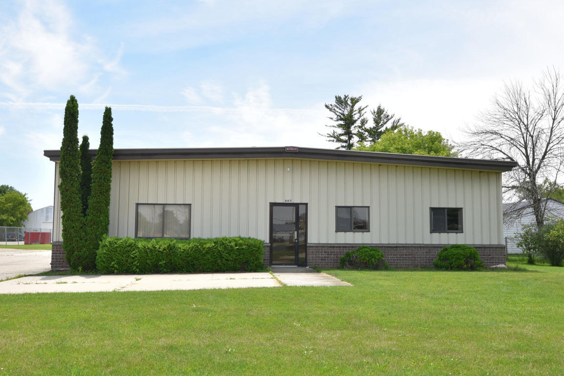 665 Park St, Belgium, WI for sale Primary Photo- Image 1 of 1