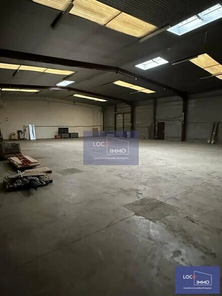 Flex in Gradignan for lease - Building Photo - Image 3 of 12