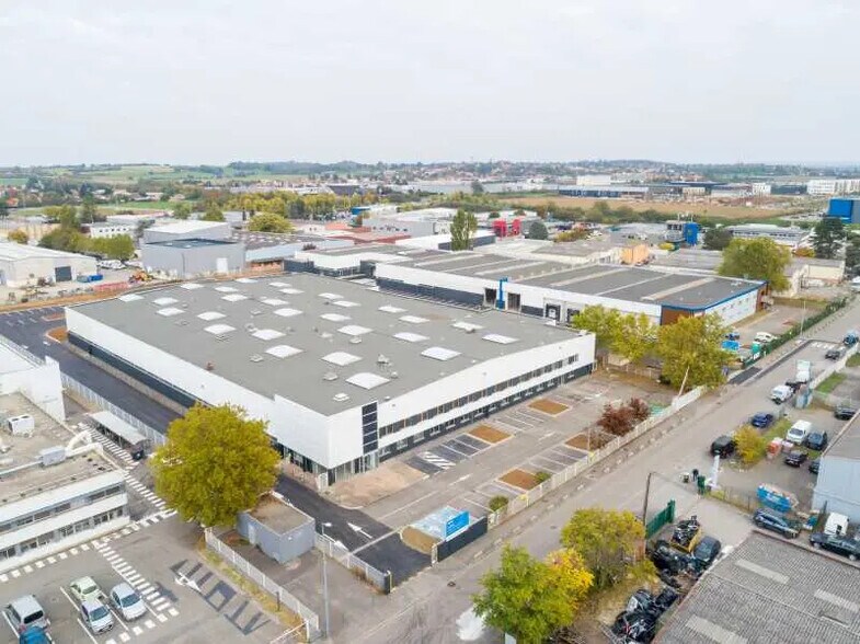 Office in Chassieu for lease - Aerial - Image 1 of 24