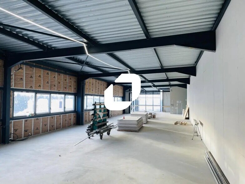 Flex in Courtry for lease - Construction Photo - Image 3 of 4