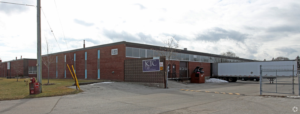 122 Howden Rd, Toronto, ON for lease - Building Photo - Image 3 of 8