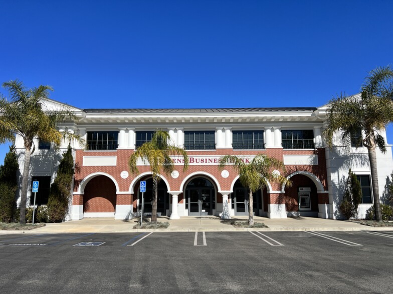 2400 E Gonzales Rd, Oxnard, CA for lease - Building Photo - Image 1 of 9