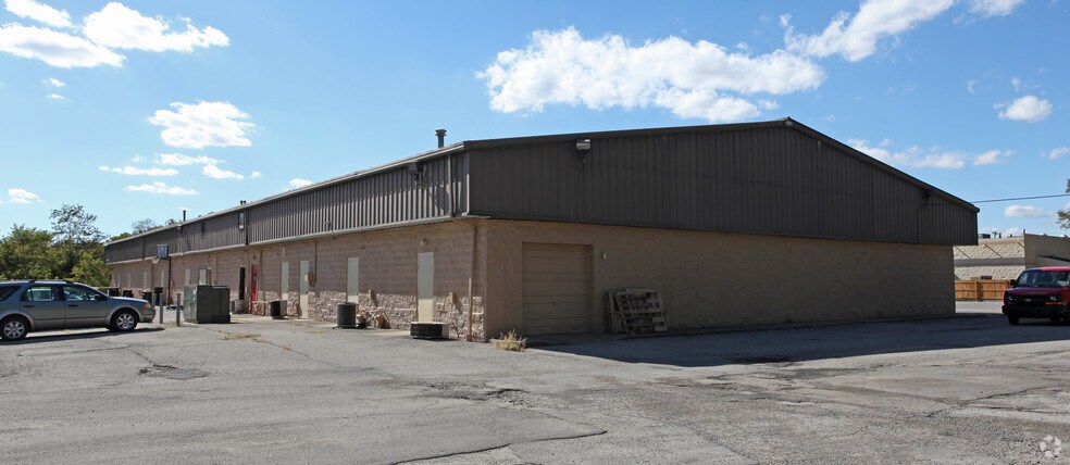 6080-6081 Steubenville Pike, McKees Rocks, PA for sale - Building Photo - Image 2 of 17