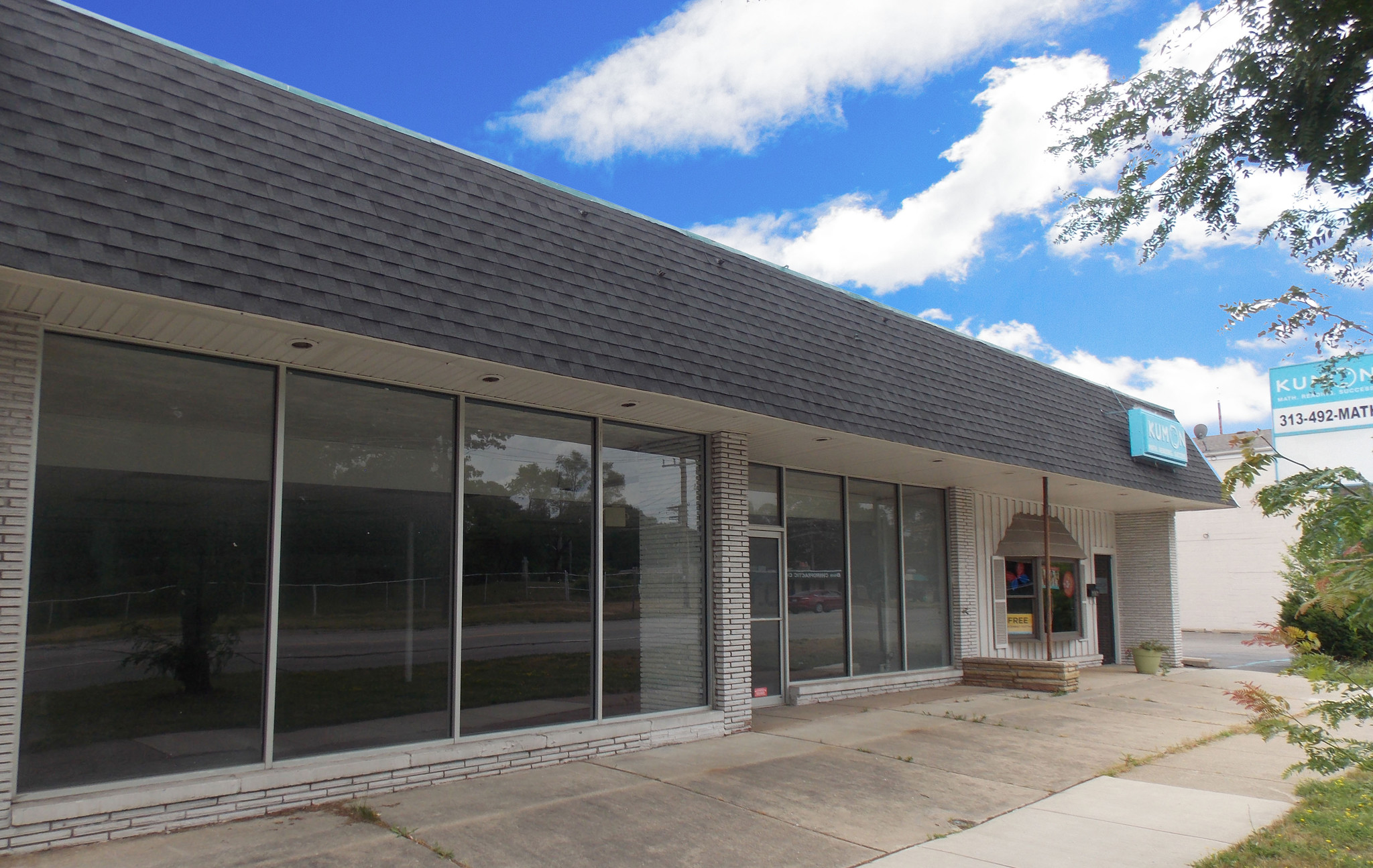 23565 Van Born Rd, Taylor, MI for sale Primary Photo- Image 1 of 24