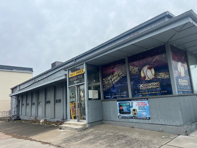 347 E 22nd St, Paterson, NJ for lease - Building Photo - Image 1 of 3