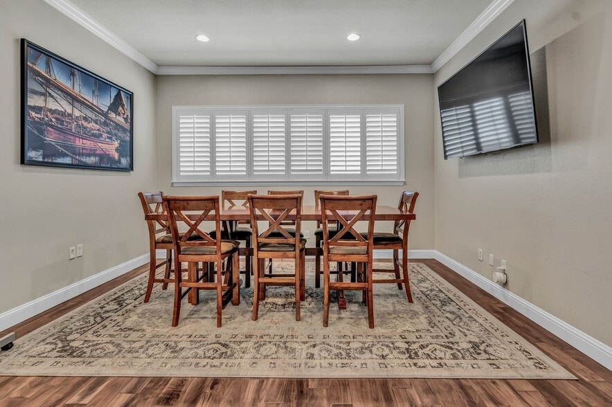 1812 Cindy Ln, Bedford, TX for sale - Building Photo - Image 2 of 9