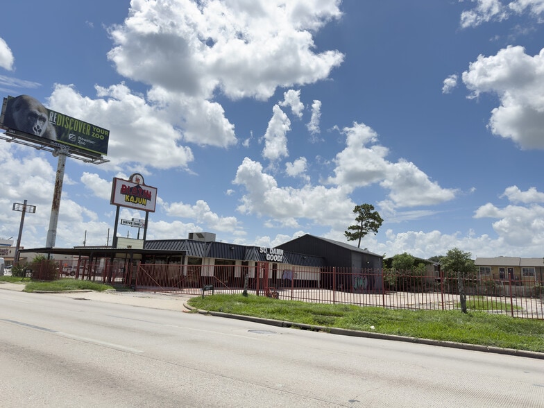 2427 FM 1960 Rd W, Houston, TX for sale - Building Photo - Image 1 of 13