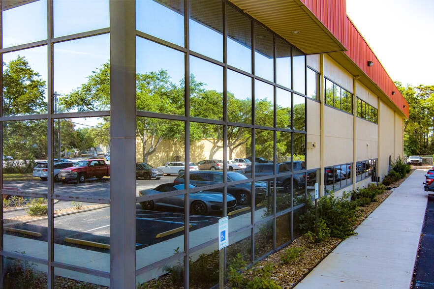 2725 Center Pl, Melbourne, FL for sale - Building Photo - Image 3 of 52