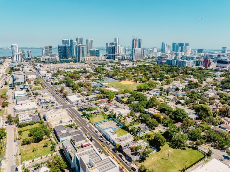 250 NW 36th St, Miami, FL for lease - Aerial - Image 3 of 4