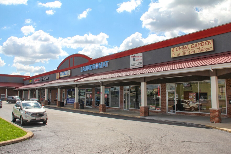 8821-8849 W 87th St, Hickory Hills, IL for sale - Building Photo - Image 3 of 7