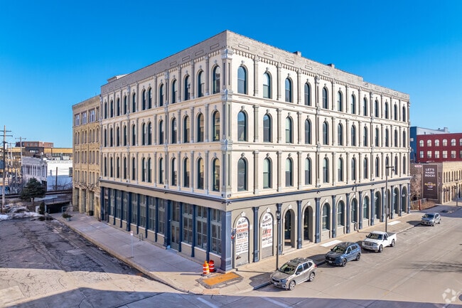 More details for 170 S 2nd St, Milwaukee, WI - Retail for Lease