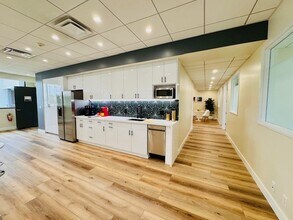 11965 Venice Blvd, Los Angeles, CA for lease Building Photo- Image 1 of 13