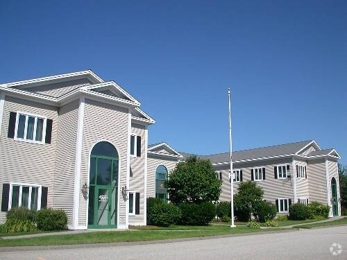 4 Chenell Dr, Concord, NH for lease - Building Photo - Image 2 of 14