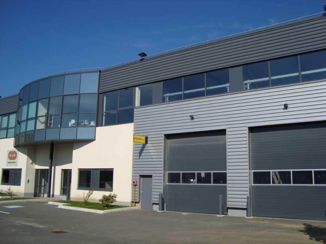 1/3 Rue Guynemer, Magny-les-Hameaux for lease Building Photo- Image 1 of 14
