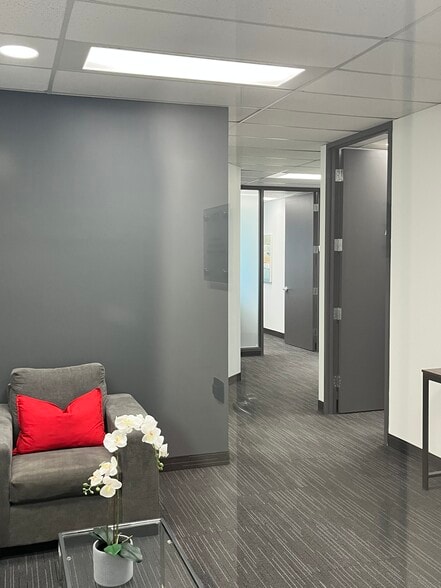 2001 Sheppard Ave E, Toronto, ON for lease - Building Photo - Image 3 of 13