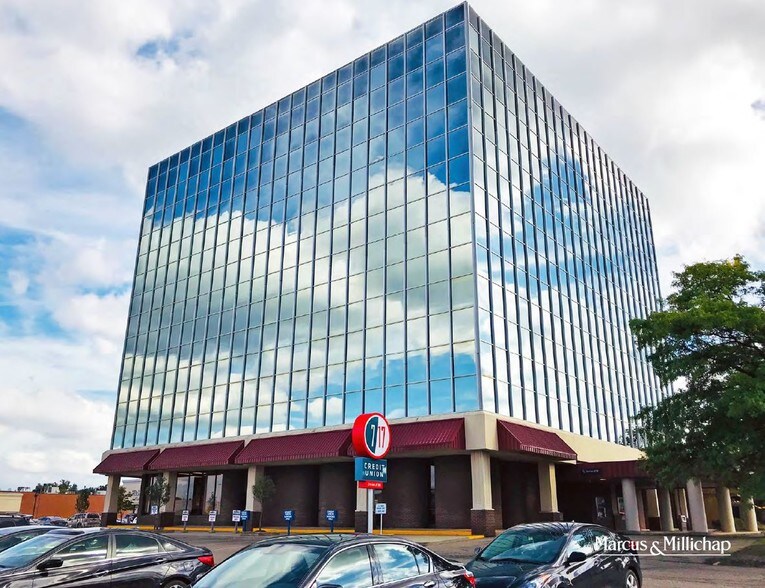 4550 Belden Village St Nw Canton Oh 44718 The Glass Tower Loopnet Com