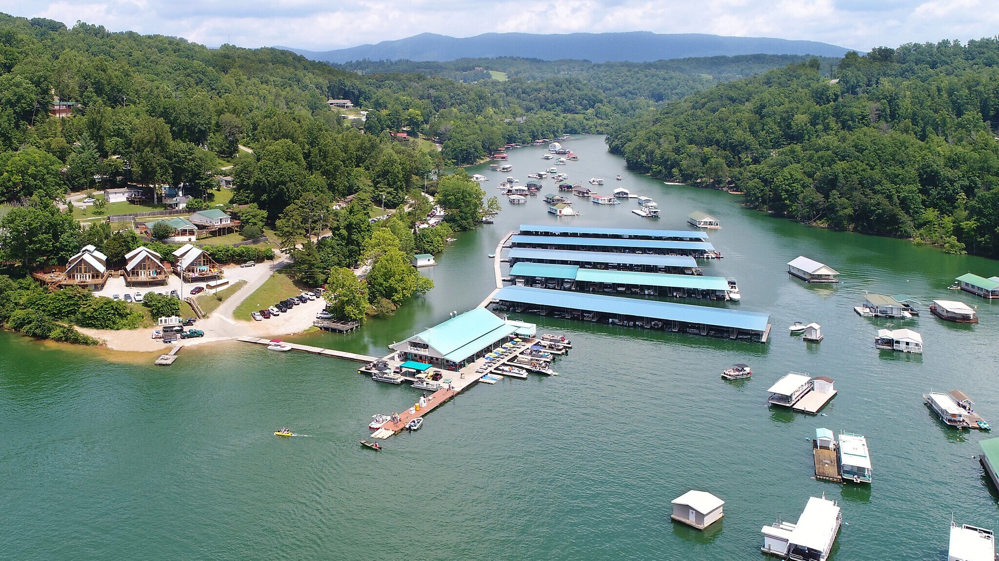 185 Flat Hollow Dock Cir, Speedwell, TN, 37870 Marina Property For