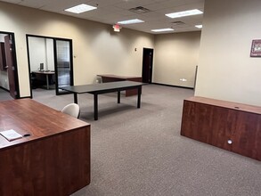 235 Remington Blvd, Bolingbrook, IL for lease Interior Photo- Image 2 of 4