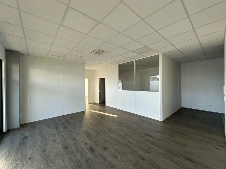 Office in Rosheim for lease - Interior Photo - Image 3 of 6