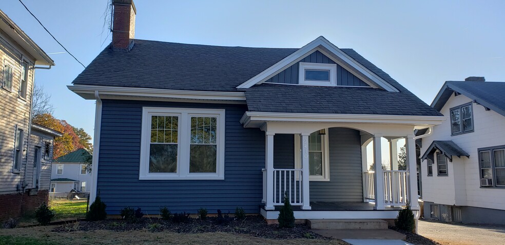 2414-2410 Memorial Ave portfolio of 2 properties for sale on LoopNet.com - Primary Photo - Image 1 of 2