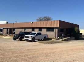 3020-3200 Aluma Valley Dr, Oklahoma City OK - Warehouse