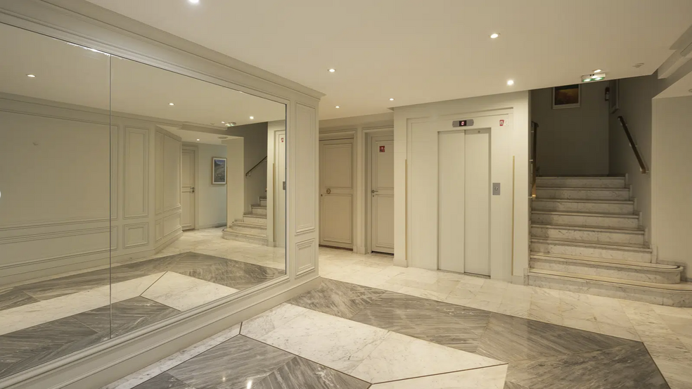Multifamily in Neuilly-sur-Seine for sale - Building Photo - Image 2 of 2