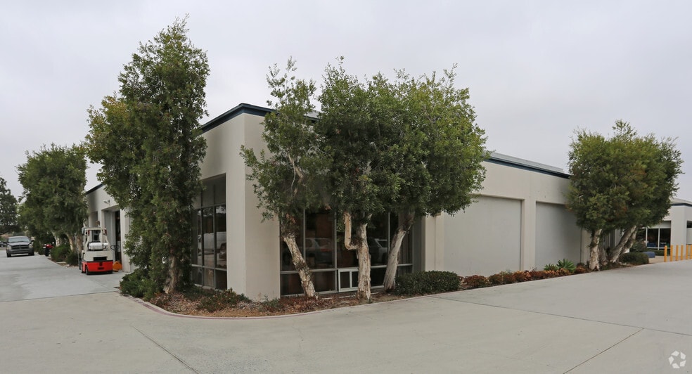 7875 Convoy Ct, San Diego, CA for lease - Building Photo - Image 2 of 4