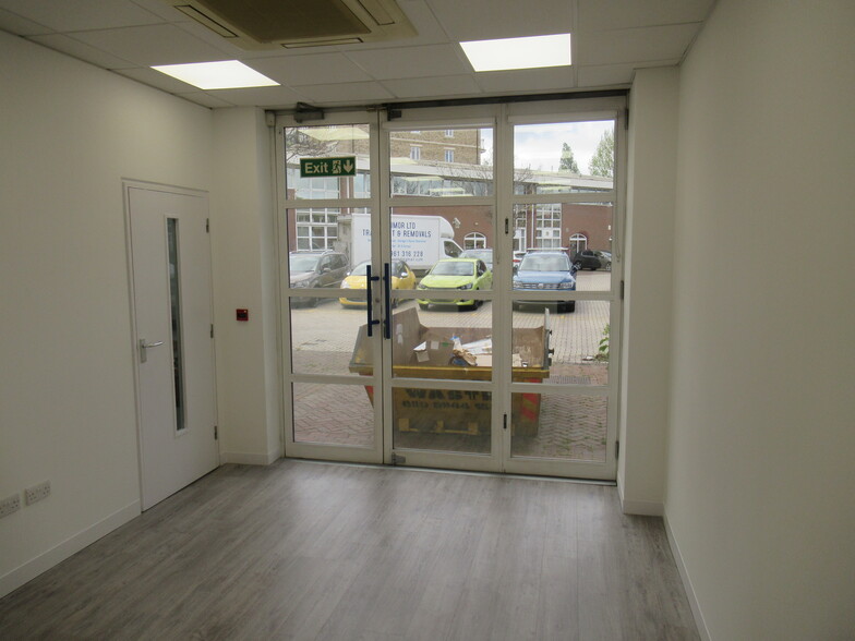 Sulivan Rd, London for lease - Interior Photo - Image 2 of 8