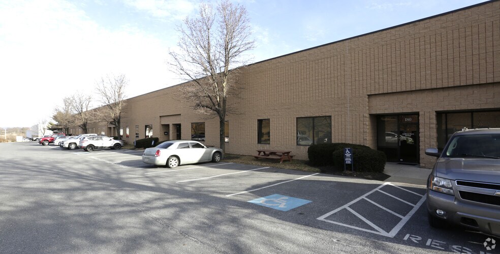 754 Roble Rd, Allentown, PA for lease - Primary Photo - Image 2 of 8