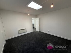 44 Market St, Kingswinford for lease Interior Photo- Image 2 of 5
